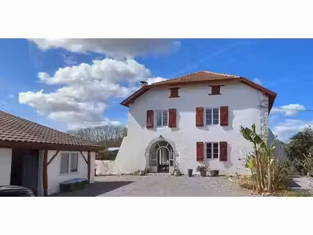 maison t5 avec terrasse vue pyrenées +un t3 indépendant+ grange (gros potentiel) sur 4000m