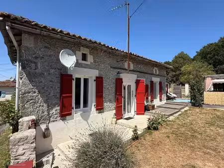 charmante maison de plain pied avec terrain  au calme