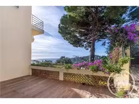 magnifique 3 pièces rénové avec terrasse et jardin