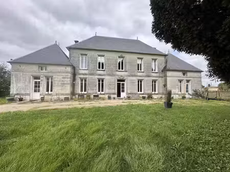 propriété de caractère rénovée avec dépendances rénovées   sigogne.
