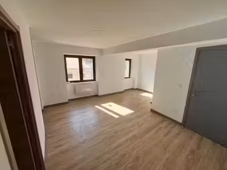 location appartement 3 pièces 70 m² à saint-pons-de-thomières (34220)