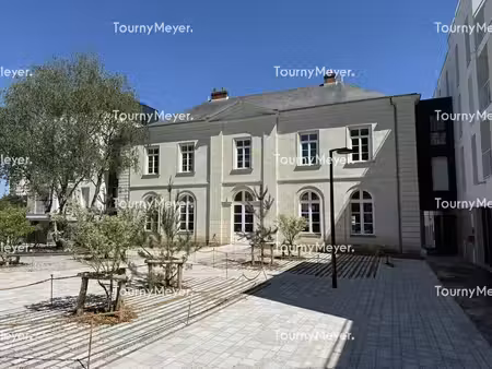 location bureaux 161 m²