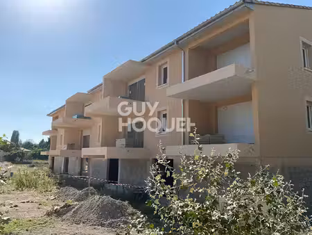 l'isle sur la sorgue : appartement de type 3 avec terrasse et parkings