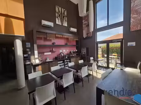 vente locaux professionnels 0 pièces à port-saint-père (44710)  990 000 €