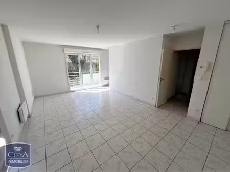 location appartement 3 pièces 54m² bressuire 79300