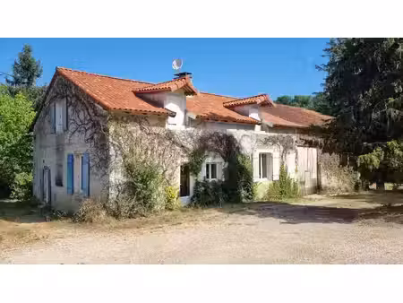 vente maison 5 pièces 154 m² à nontron (24300)  159 500 €