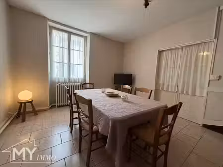 castillon la bataille - maison de ville de 5 pièces avec jardin et garage