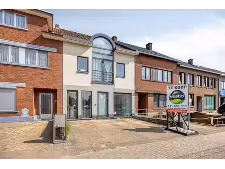 appartementsgebouw met 2 appartementen