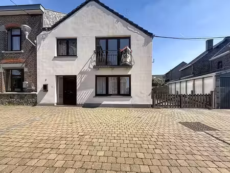 maison 2 chambres + bureau avec garage et jardin