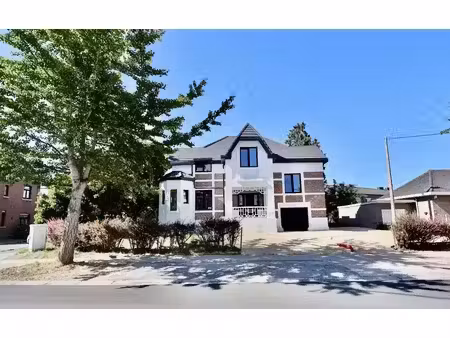 villa d'exception entièrement rénovée au coeur de waremme