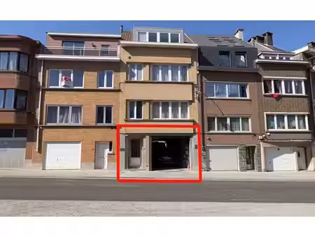 entrepôt-dépôt et bureaux