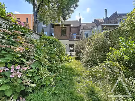 belle maison unifamiliale avec jardin et terrasses