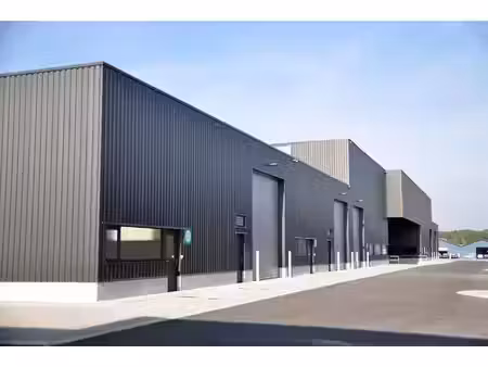 à louer entrepôt malle