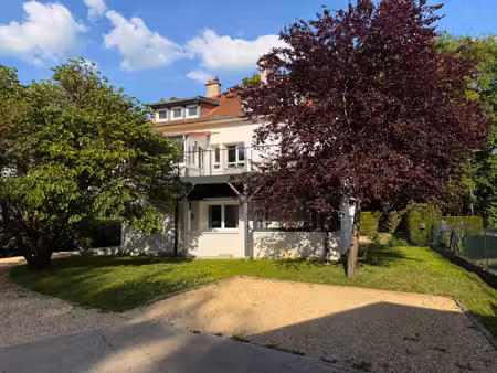 parfait etat ! metz queuleu grande maison independante de 206 m2 6 chambres 2 garages et..