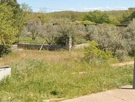 terrain 572 m² la roque d antheron