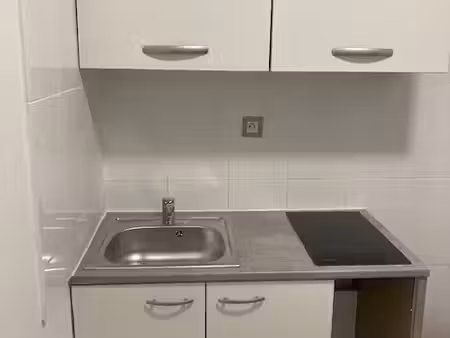 un petit t1 avec jardin à louer