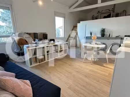 bureau 94 m²