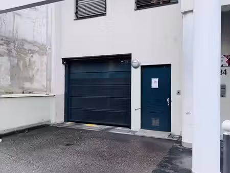 vente garage sécurisé villeurbanne - gratte-ciel