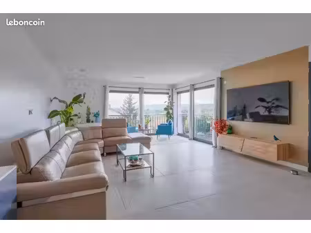 urgent vente villa contemporaine avec piscine à débordement