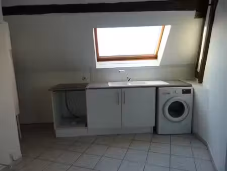 vierzon centre-ville - t3 - 2 chambres - semi meublé
