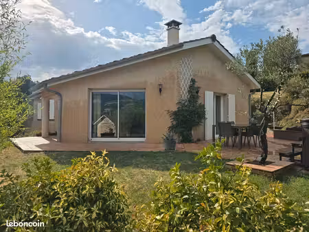 maison 104m2 sur terrain de 820m2