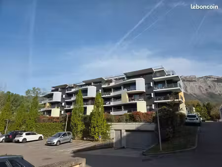 superbe t2 au 3 ème étage au calme à meylan maupertuis - vendu avec garage - immeuble réce