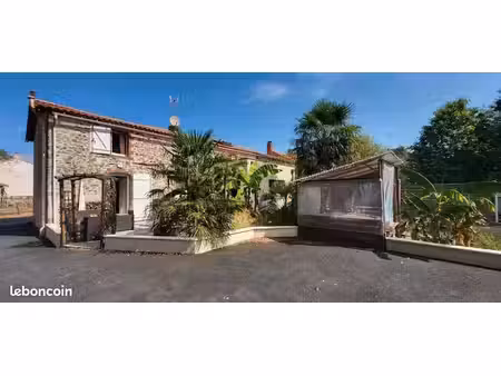 maison familiale 138m2  5 pièces avec jardin arboré - au calme