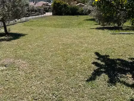 terrain à bâtir viabilisé – 530 m² – permis purgé – villelaure