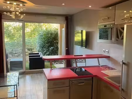 location studio meublé