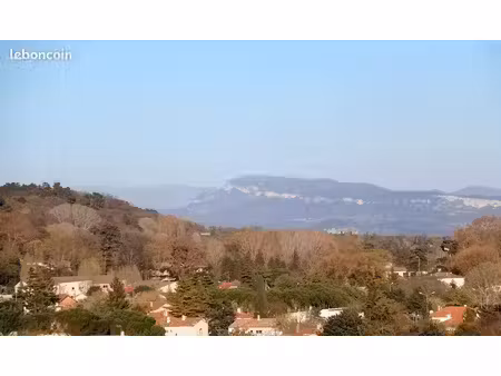 superbe vue - très calme - idealement placé gd t3 traversant double terrasse