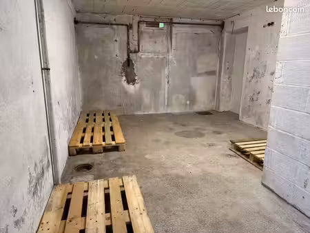 cave sécurisée 20 m² - stockage meubles et matériel - messei