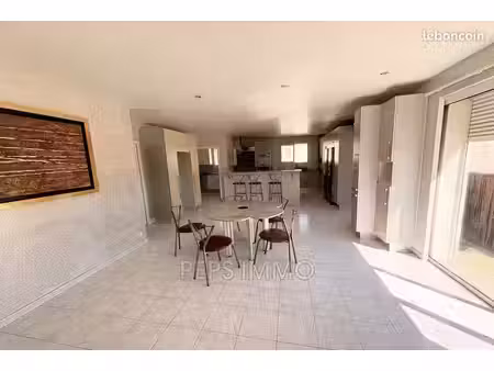 appartement 3 pièces 128 m²