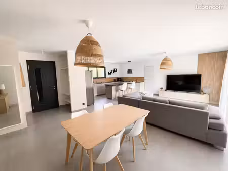 villa 110m2 lumineuse avec garage et jardin de 2000m2