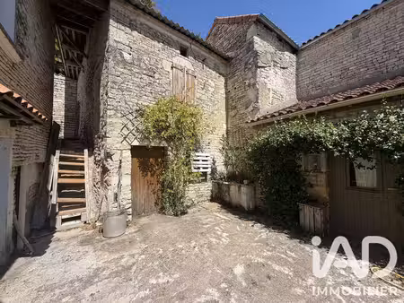maison de village à villognon (16230)