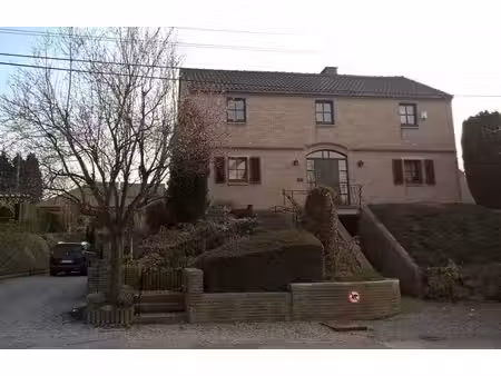 villa 4 chambres avec panneaux photovoltaïques à louer