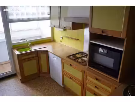 à louer – t4 de 87 m² avec balcon de 17 m²  cave et parking – oullins-pierre-bénite