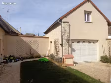 maison 110m2 grand garage et petite cours