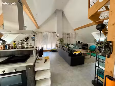 attique lumineux de 4 pièces 100m2 avec terrasse de 45 m²  à 2 min de marlenheim