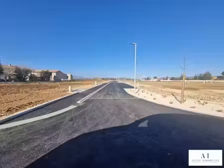 vente terrain 644 m² à pierrelatte (26700)  96 600 €
