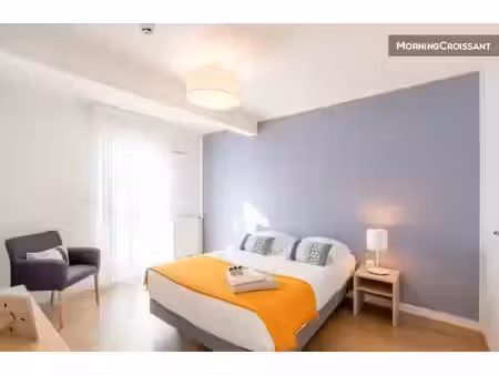 location meublée appartement 2 pièces 41 m² à rochefort (17300)  790 €