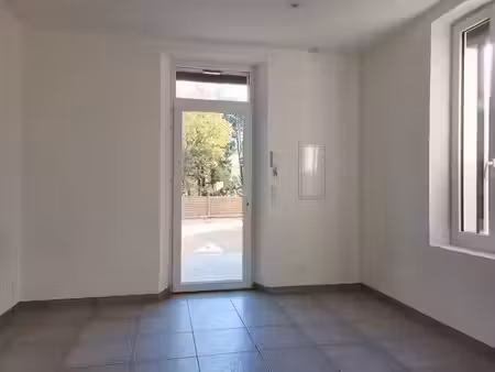 location appartement 2 pièces 36 m² à aubagne (13400)  800 €