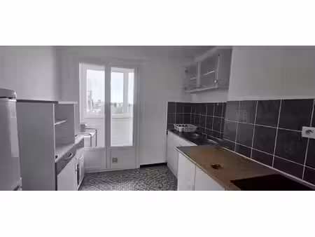 location appartement 4 pièces 66 m² à montpellier (34000)  1 000 €