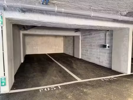 parking double couvert et sécurisé