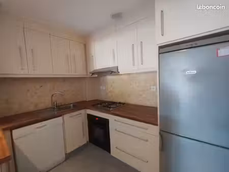 duplex 40m2 rénové avec terrasse et place de parking