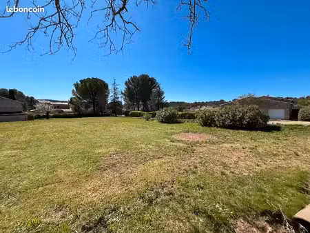 terrain 1 121 m² salernes