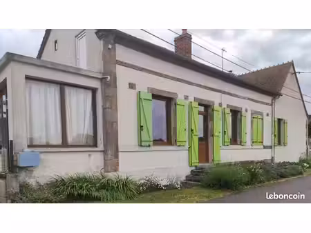 charmante maison réhabilitée – vue dégagée  verger et grand terrain de 3 200 m² (allier)