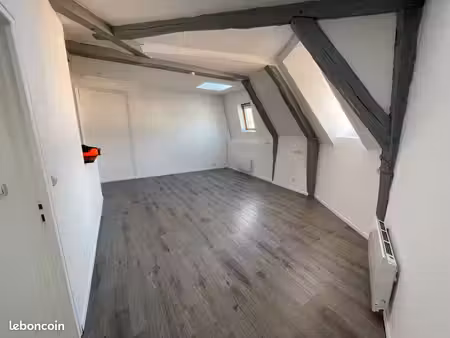 bel f2 lumineux de 50 m² en centre-village – gare à 5 min à pied