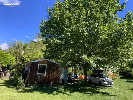 av mobile home / chalet 6 personnes au vert dans camping familial à 10mins du lac de serre