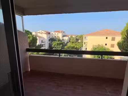 agréable t2 avec grande terrasse à sanary