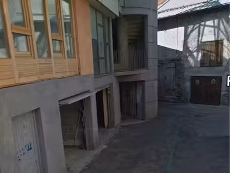 garage + cave 100 m2 environ